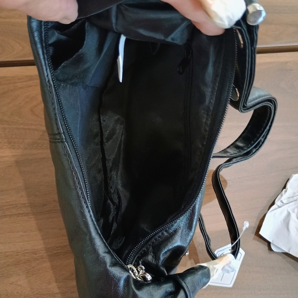 NEW Elegant Black Soft Vegan Leather Shoulder Bag - Picture 3 of 3